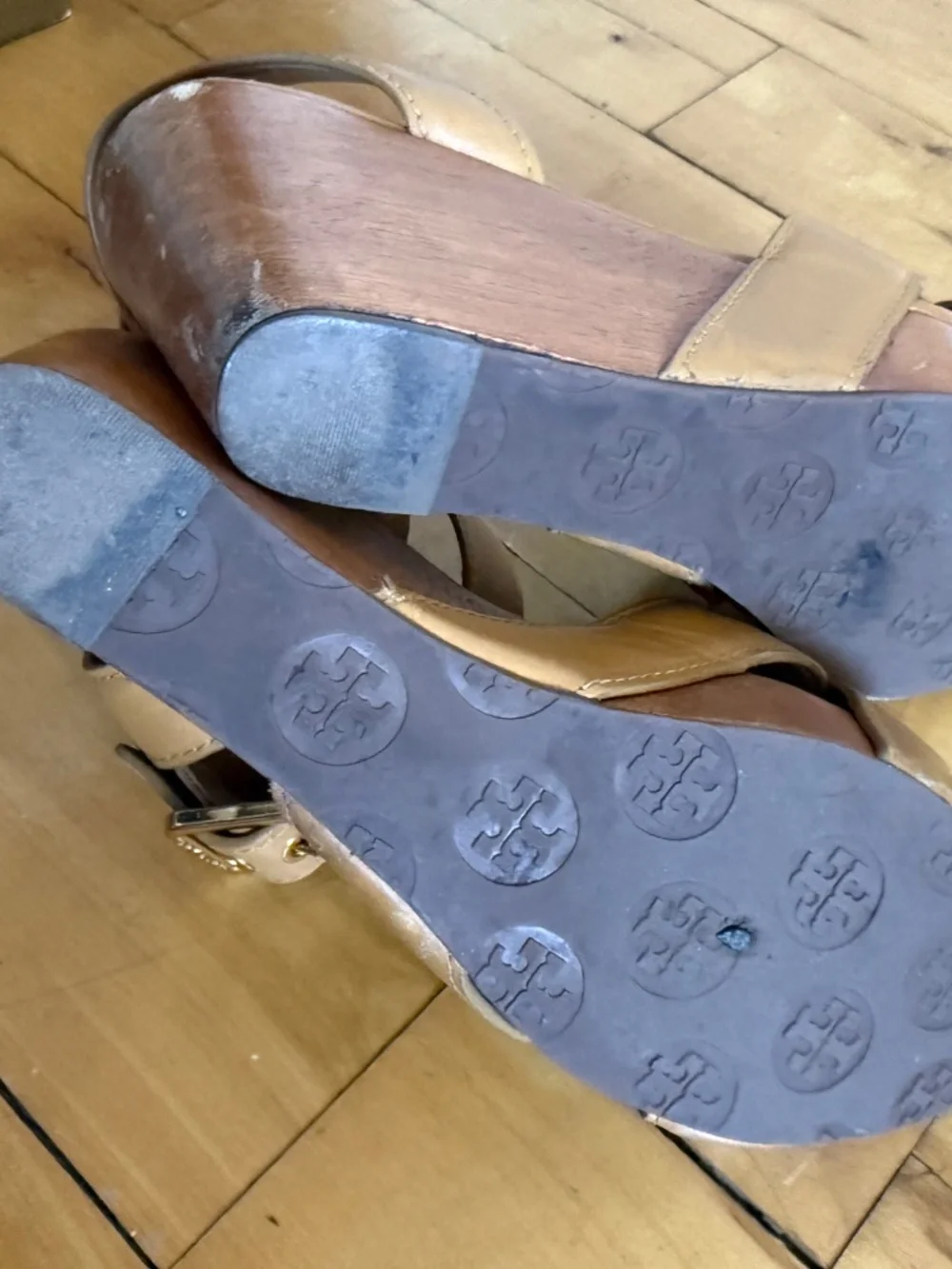 Tory Burch Tan Leather Wood Wedge Sandals s6